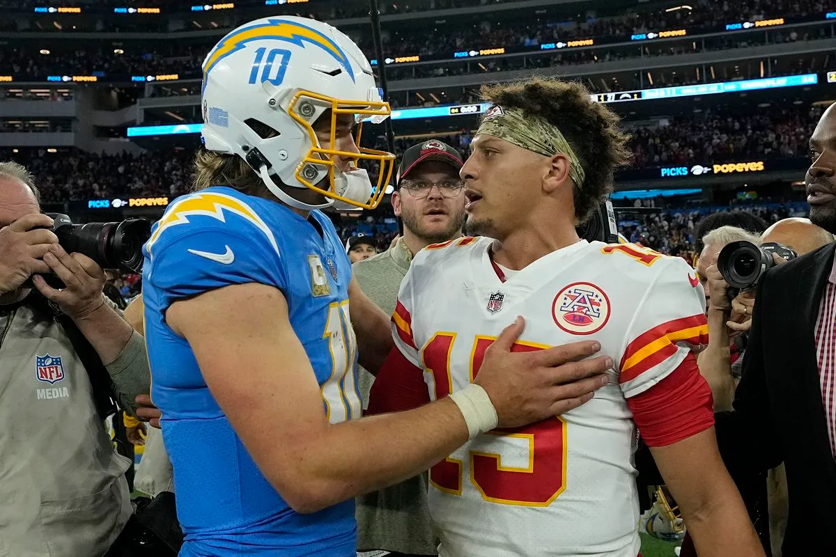 Chiefs Clinch Win in Last-Second Field Goal Drama: How Mahomes and Herbert Showed True Sportsmanship in NFL Showdown