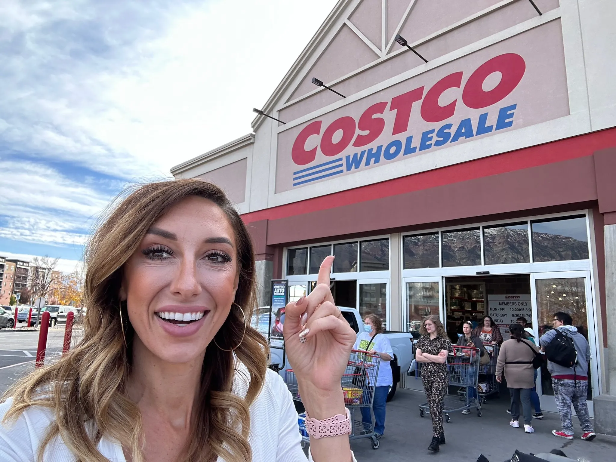 Discover Costco’s Latest Must-Haves: From Smartwatches to Cozy Blankets, See What's New and Affordable!