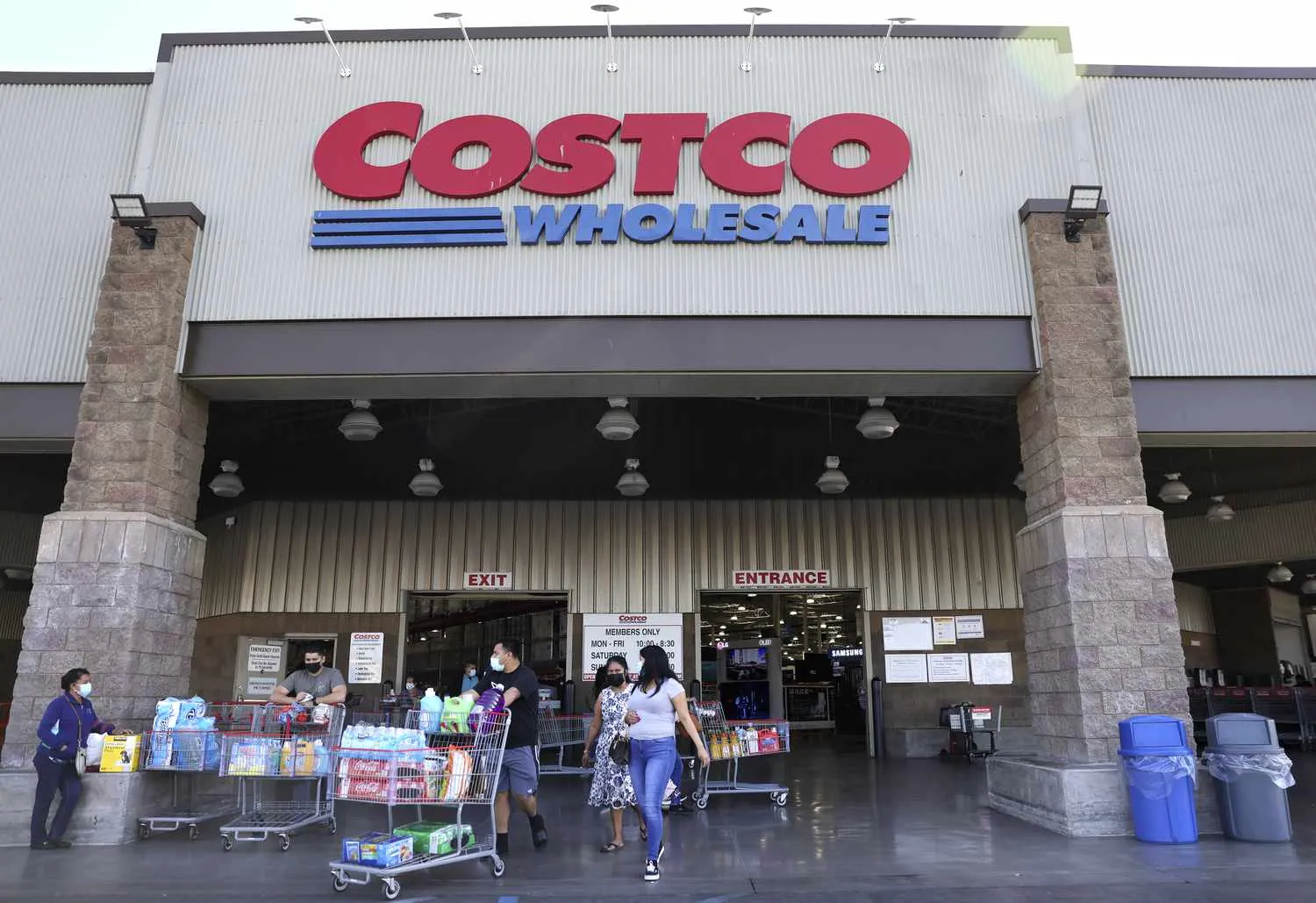 Discover Costco’s Latest Must-Haves: From Smartwatches to Cozy Blankets, See What's New and Affordable!