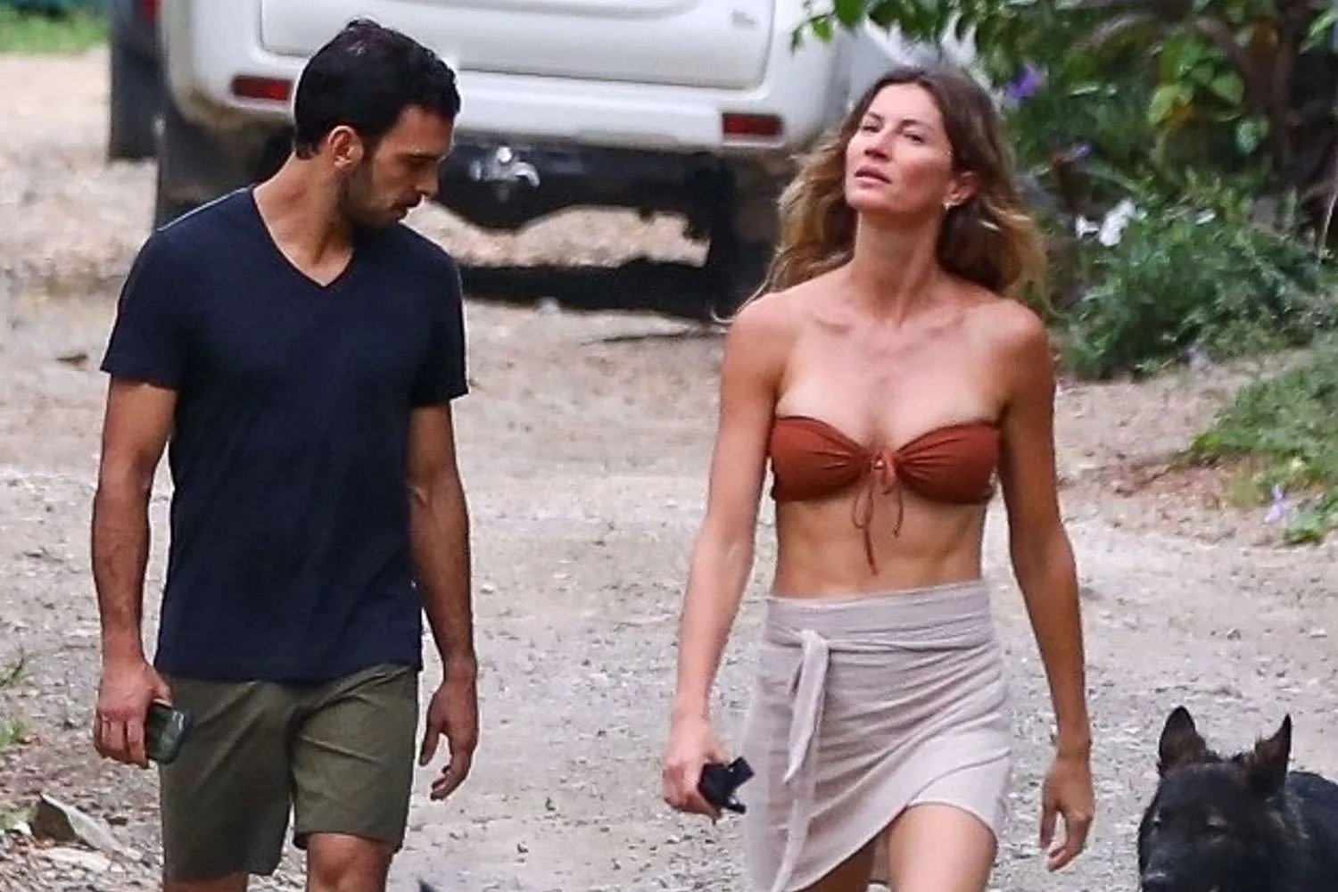 Gisele Bündchen and New Boyfriend Joaquim Valente Share Baby Joy and Beach Day in Costa Rica