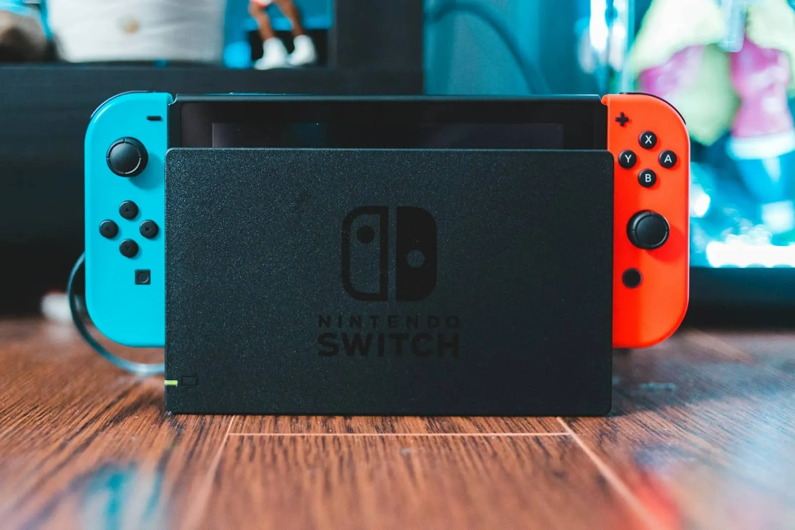 Leaked! Sneak Peek at Nintendo's New Switch 2 Design and Colors Sparks Excitement Among Gamers