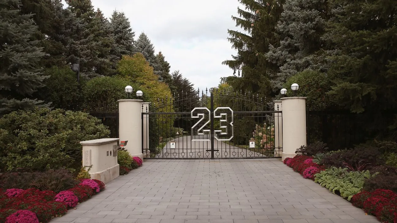 Read more about the article Michael Jordan’s Highland Park Mansion Sells for $9.5 Million After 11 Years on Market