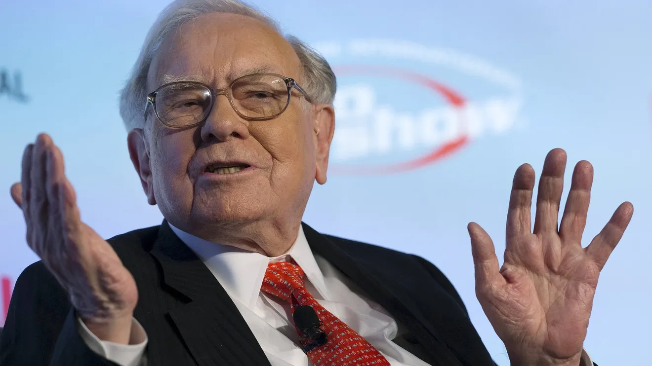 Warren Buffett Points Out Donald Trump's Big Business Mistakes: Key Lessons for Young Investors