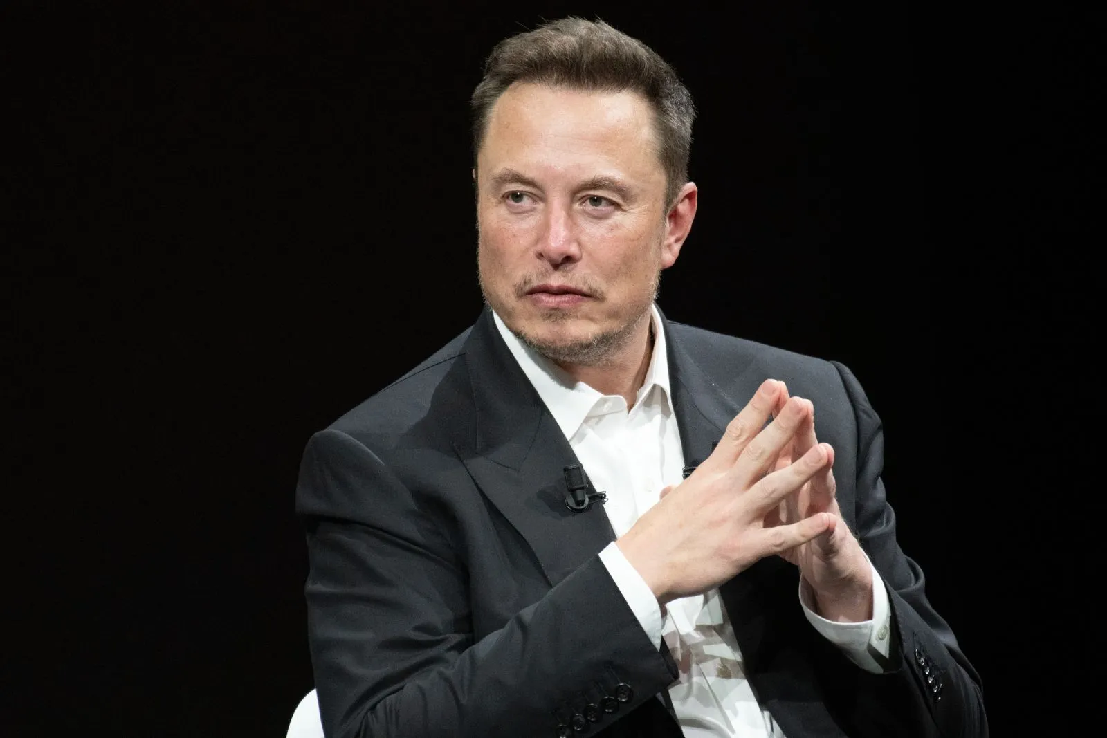 Tesla Stock Surges Unexpectedly Despite Earnings Miss—Elon Musk’s Big Promises Keep Investors Hooked