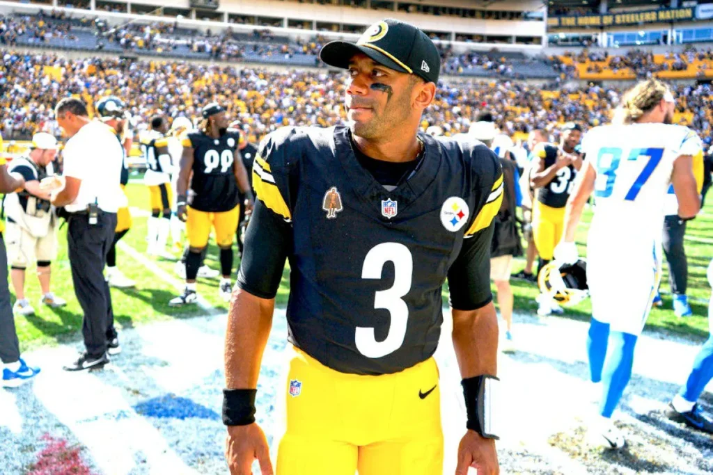 Aaron Rodgers’ Next Move: Will the Steelers Land the Star QB or Pivot to Russell Wilson?